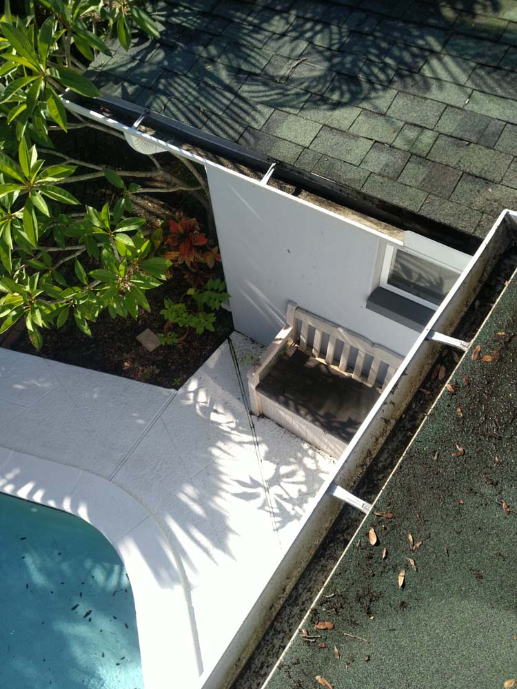 Gutter Cleaning Harrelson Medical Arts Building Condo, Tampa