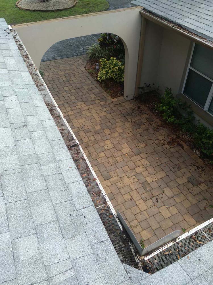 Gutter Cleaning The Charleston Condo, Tampa