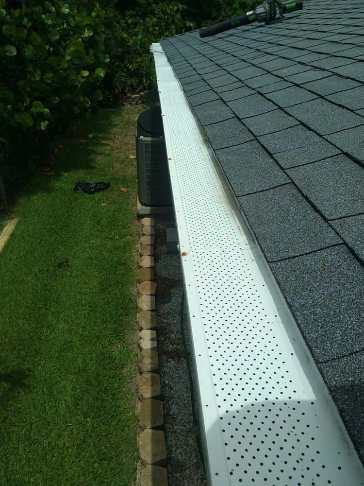 Gutter Cleaning Strathmore Gate East, Palm Harbor