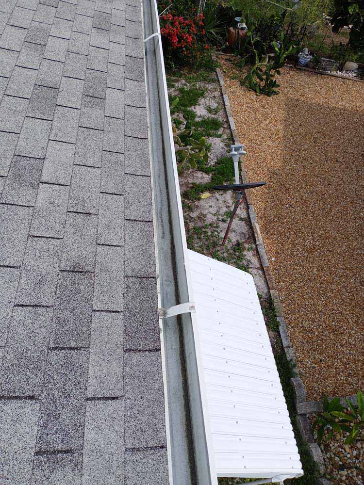 Gutter Cleaning Symmes Acres, Gibsonton