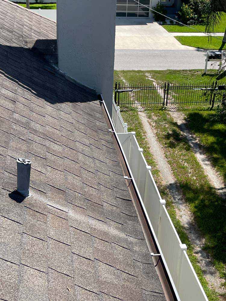 Gutter Cleaning 345 Bayshore Condo, Tampa
