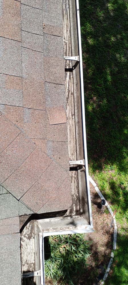 Village Green Condo Gutter Cleaners