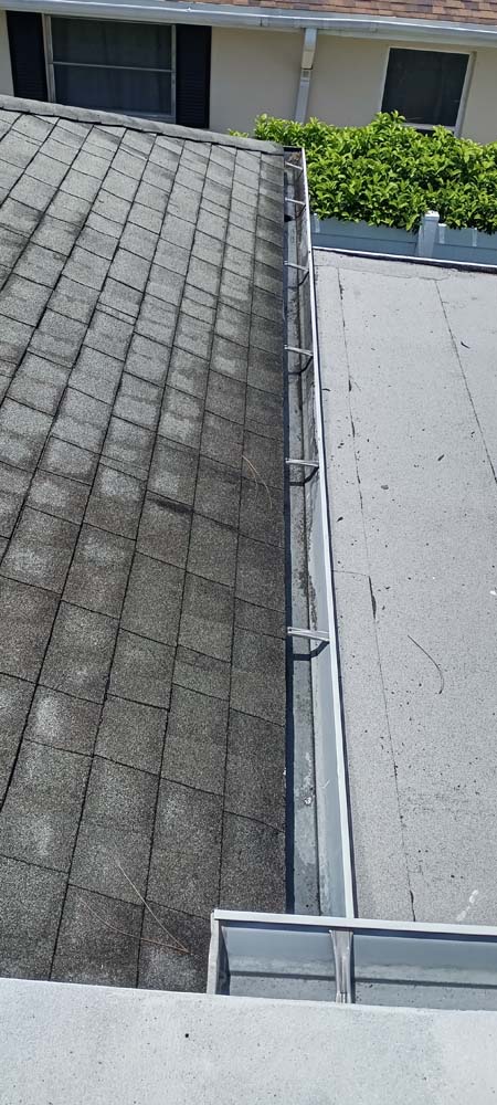 2515 Maryland Avenue Condo Gutter Cleaners